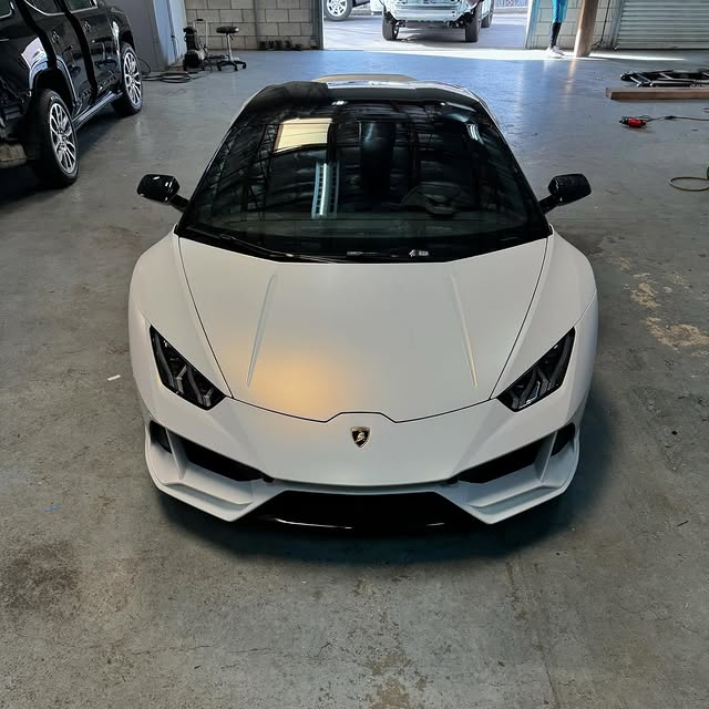 Lamborghini Huracan Full Wrap Installation Process